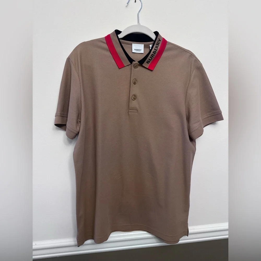Authentic.Burberry Polo Shirt, for Men Tan and Brown Classic Elegance pre owned - Picture 3 of 10